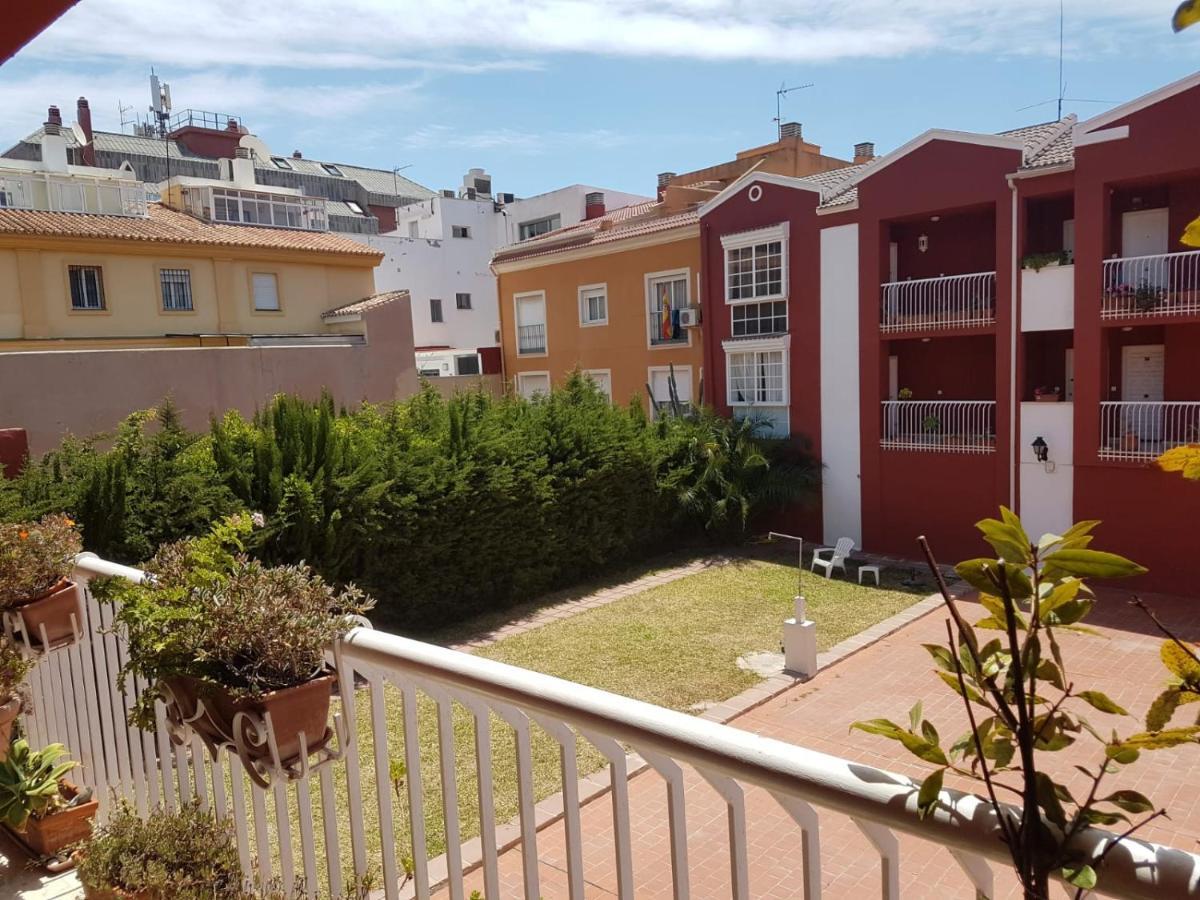Bolivia Beach Apartments Малага Экстерьер фото