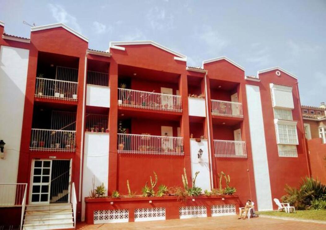 Bolivia Beach Apartments Малага Экстерьер фото